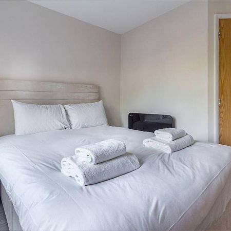 Lovely 2Bed Apt In Redditch, Free Wi-Fi & Parking Екстер'єр фото