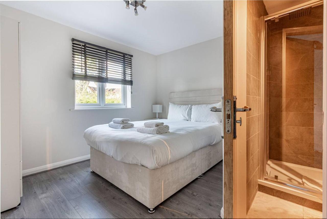 Lovely 2Bed Apt In Redditch, Free Wi-Fi & Parking Екстер'єр фото